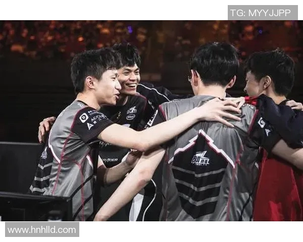 RNG在全球总决赛中的比赛经验与表现深度分析与点评 RNG在全球总决赛中的比赛经验与表现深度分析与点评