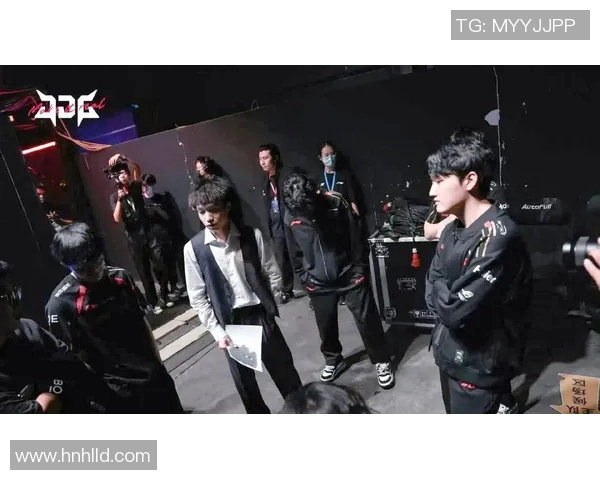 赛后分析JDG与BLG对决中的战术灵活性与团队配合探讨 赛后分析JDG与BLG对决中的战术灵活性与团队配合探讨